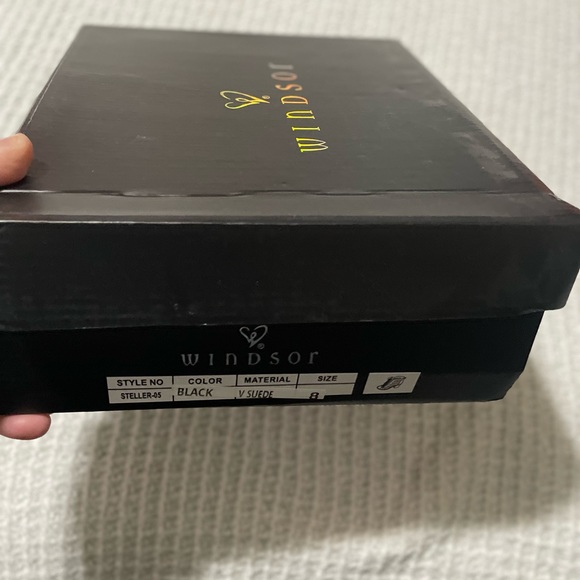 Black laced bootie heels - Picture 1 of 4